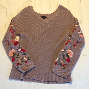 AEO Floral Sleeve Sweater